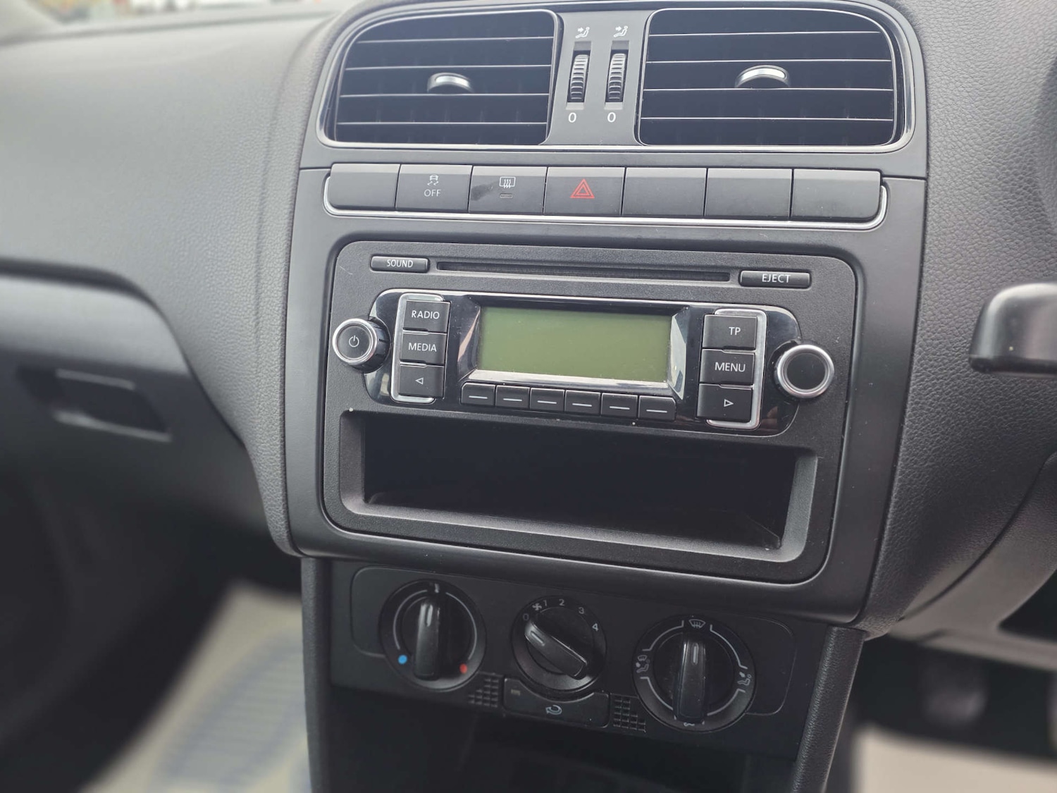 Used Volkswagen Polo 2010 for sale - 77053371: Photo 33