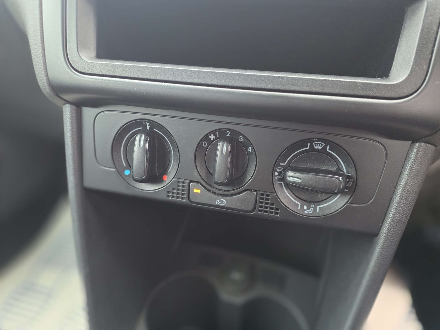 Used Volkswagen Polo 2010 for sale - 77053371: Photo 35