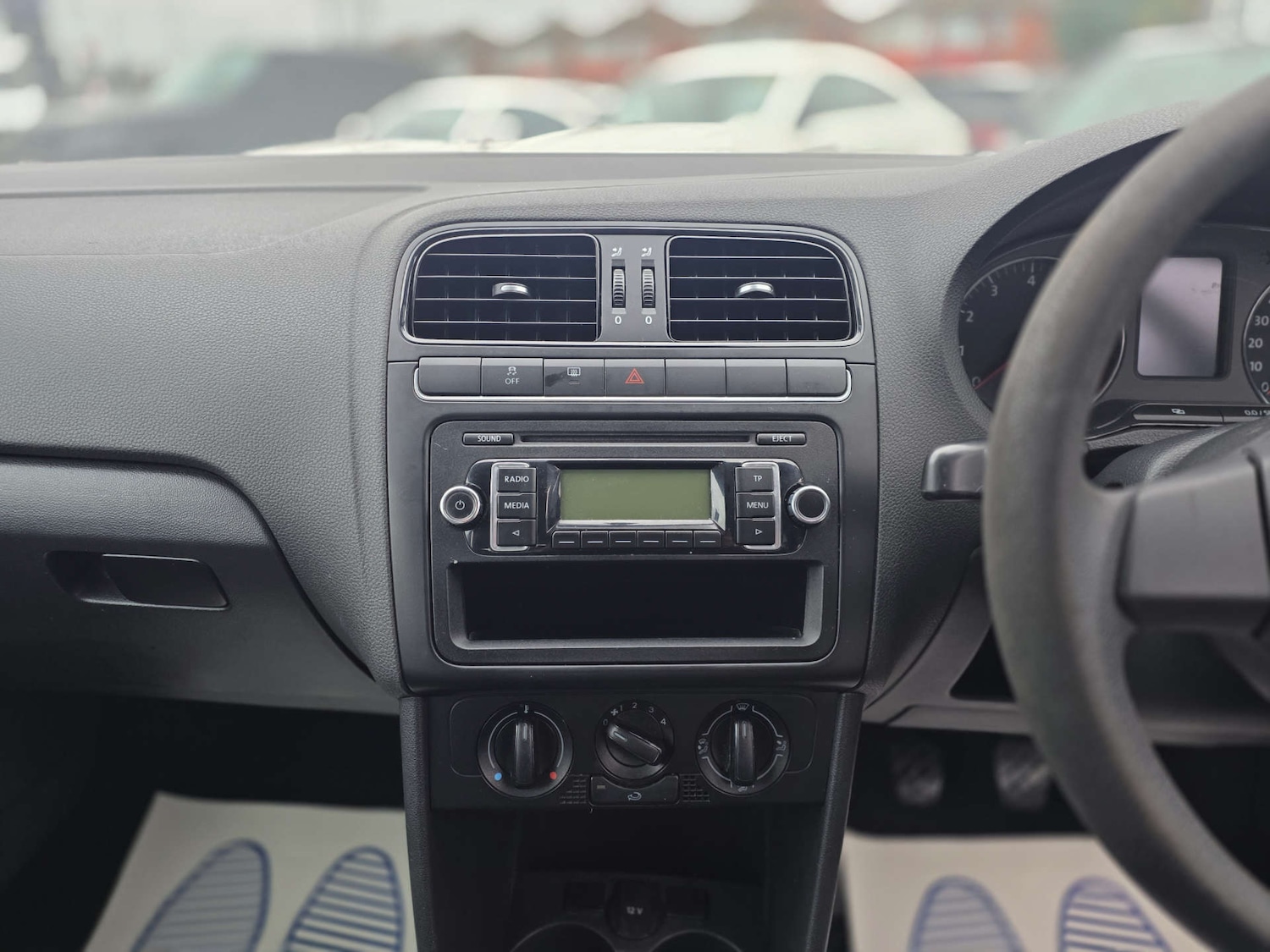 Used Volkswagen Polo 2010 for sale - 77053371: Photo 37