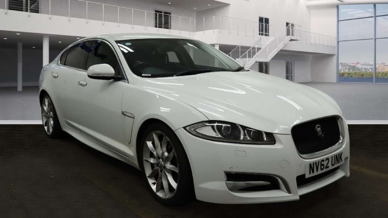 Used Jaguar XF 2013 for sale - 76690632: Photo 1