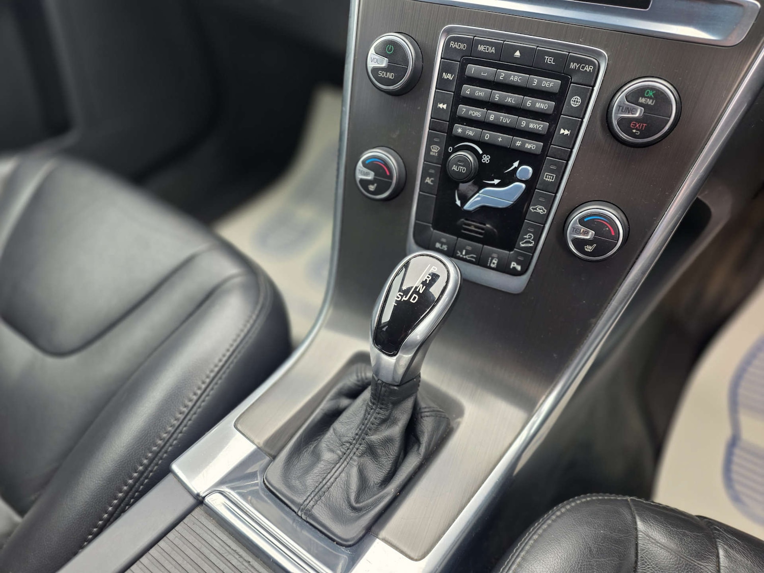 Used Volvo XC60 2014 for sale - 78011971: Photo 41