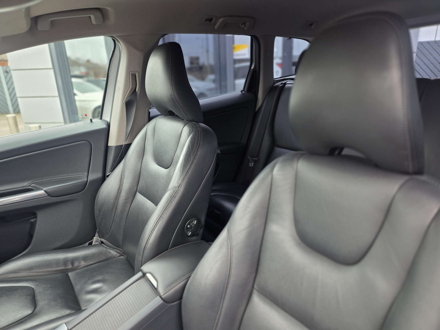 Used Volvo XC60 2014 for sale - 78011971: Photo 49