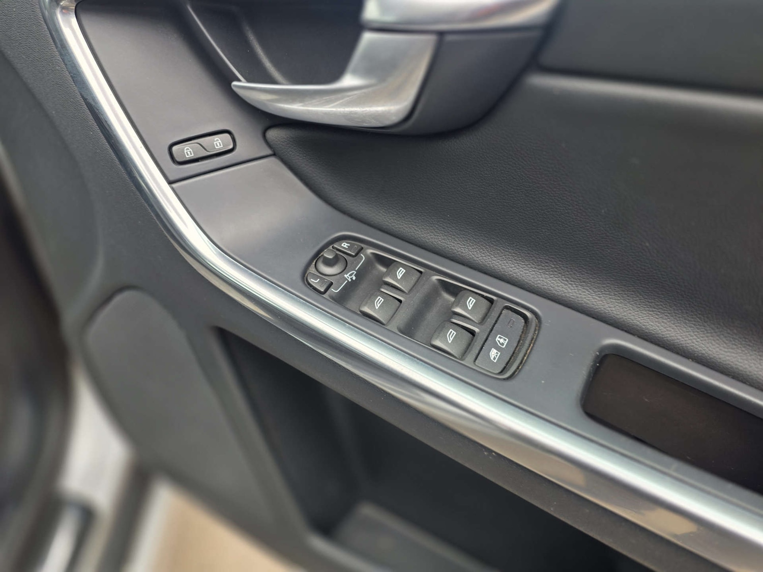 Used Volvo XC60 2014 for sale - 78011971: Photo 5