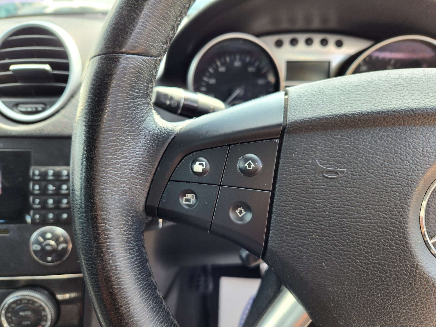 Used Mercedes-Benz M Class 2006 for sale - 78045091: Photo 24