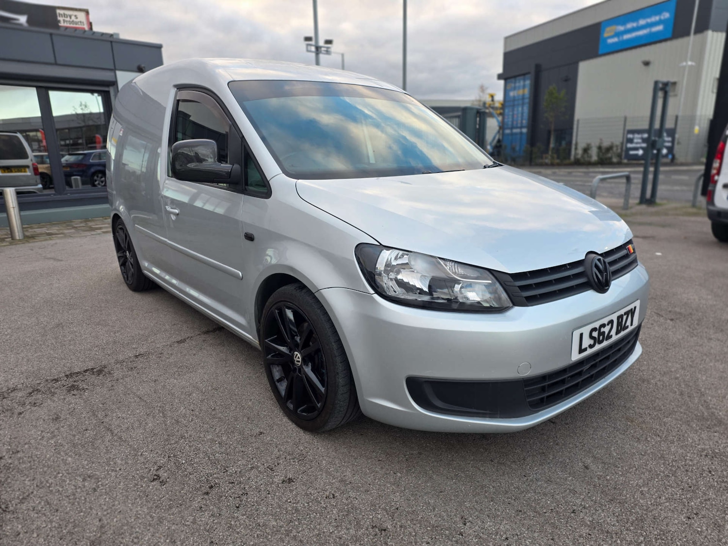 Used Volkswagen Caddy 2012 for sale - 76690653: Photo 1