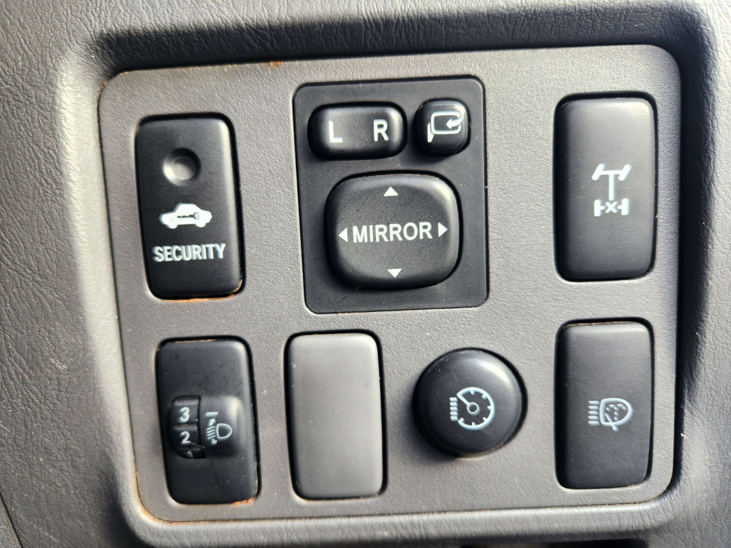 Used Toyota Hilux 2012 for sale - 76690627: Photo 34