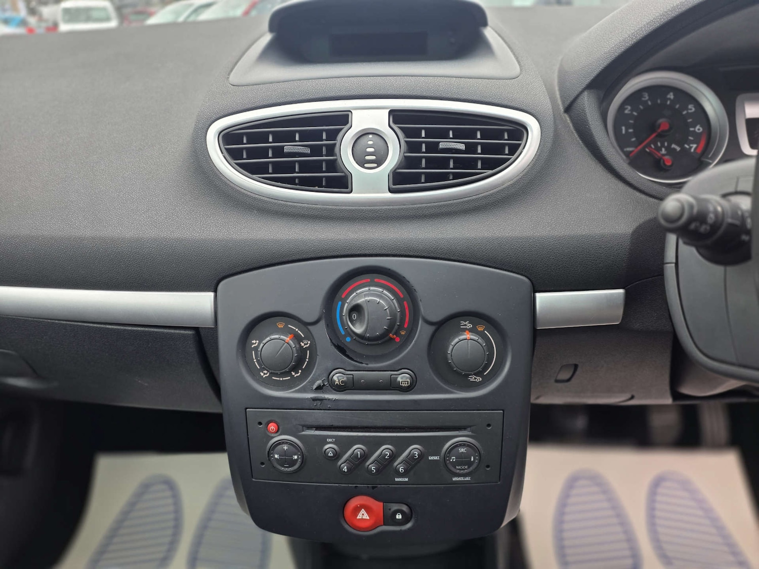 Used Renault Clio 2008 for sale - 78003818: Photo 32