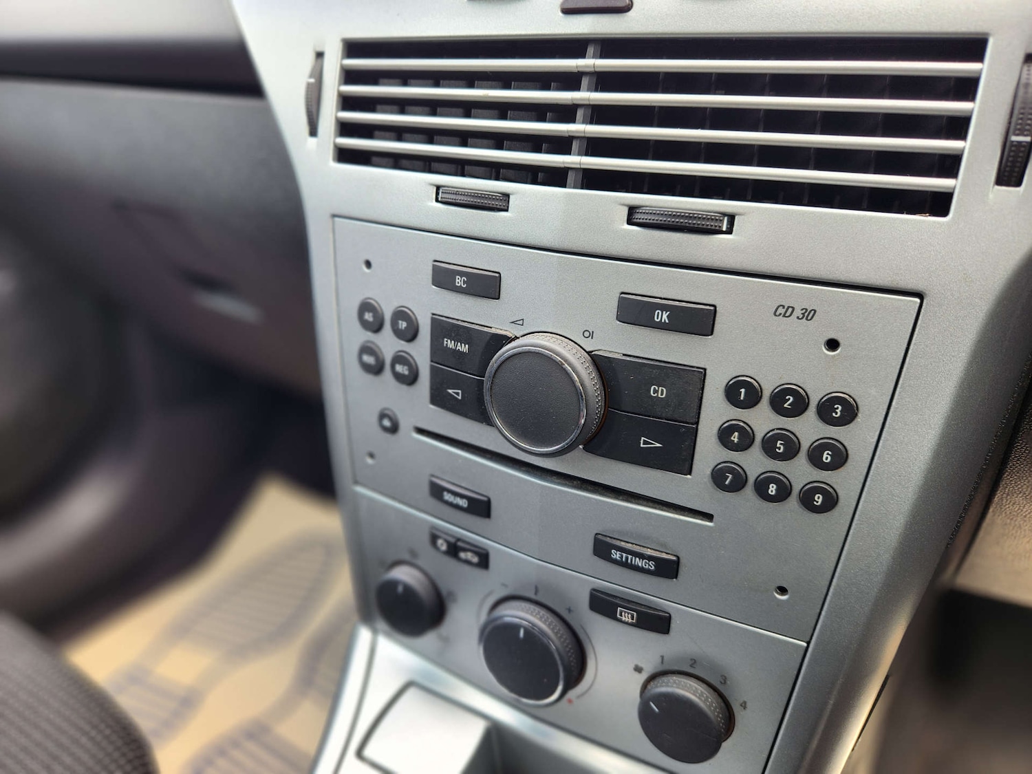 Used Vauxhall Astra 2009 for sale - 76690636: Photo 13