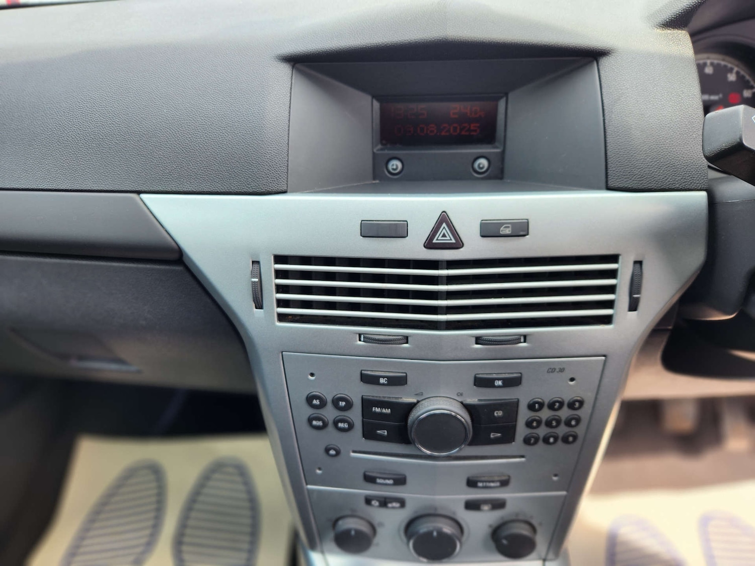 Used Vauxhall Astra 2009 for sale - 76690636: Photo 14