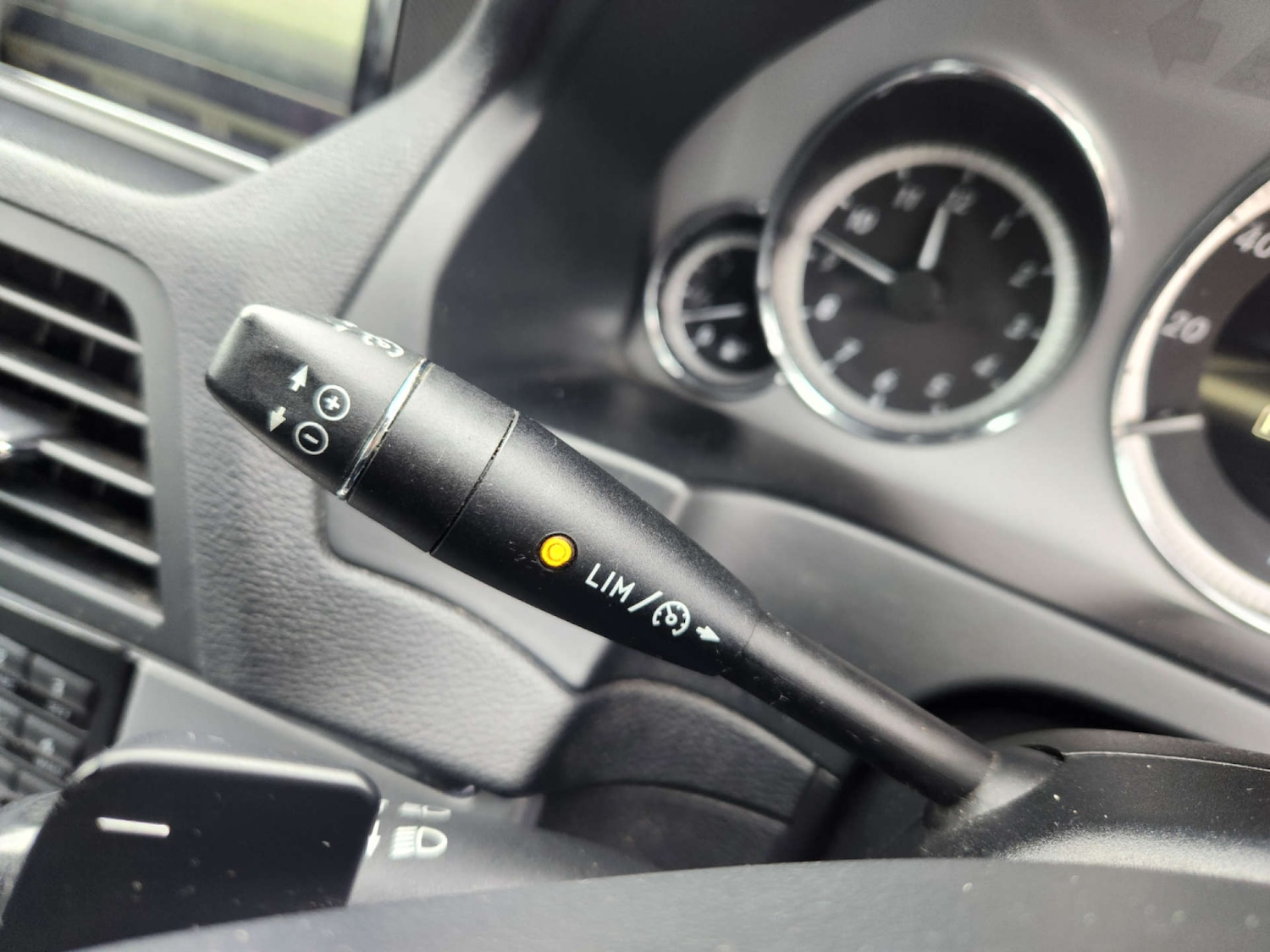 Used Mercedes-Benz E Class 2012 for sale - 77891360: Photo 34