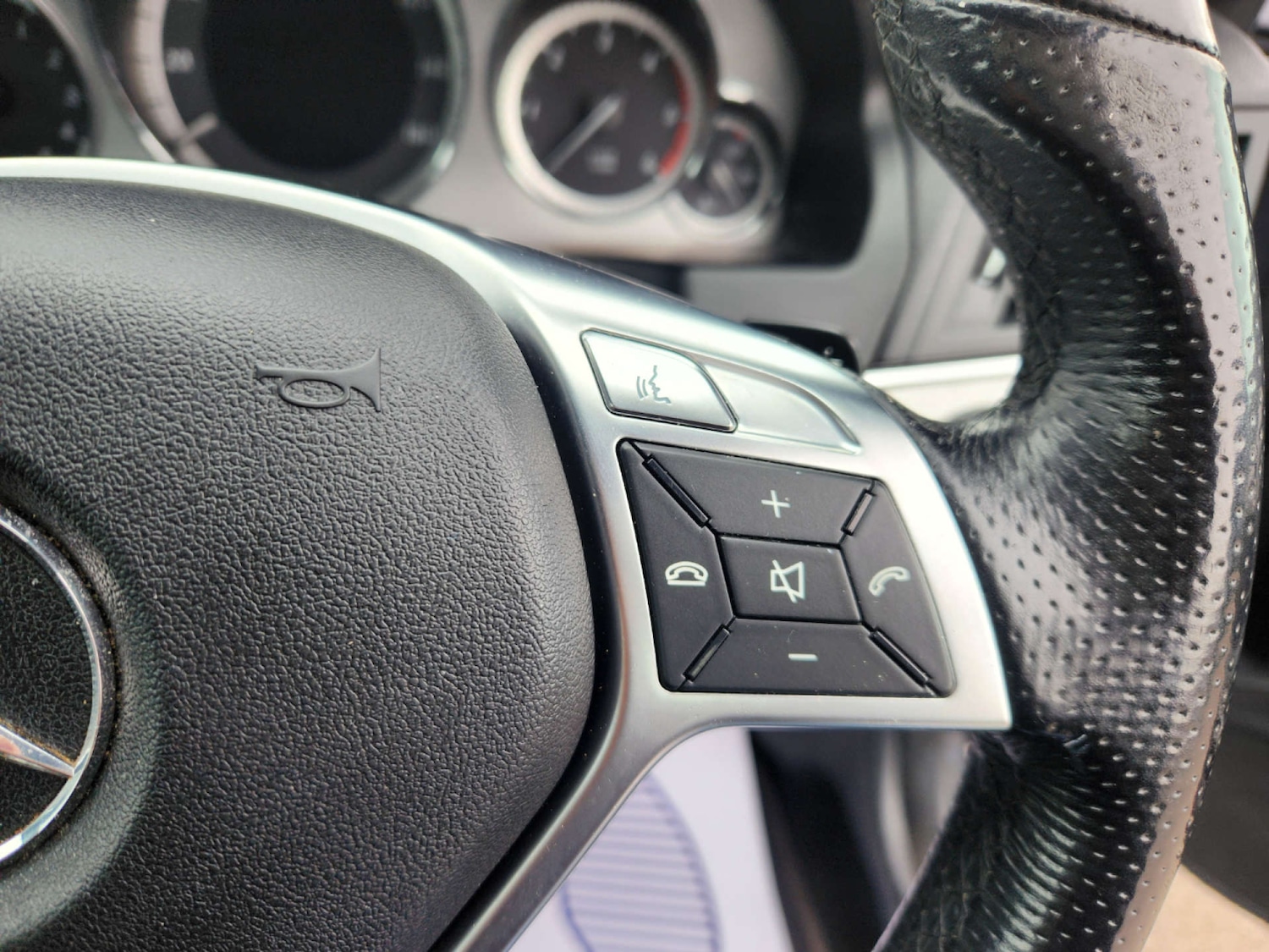 Used Mercedes-Benz E Class 2012 for sale - 77891360: Photo 39