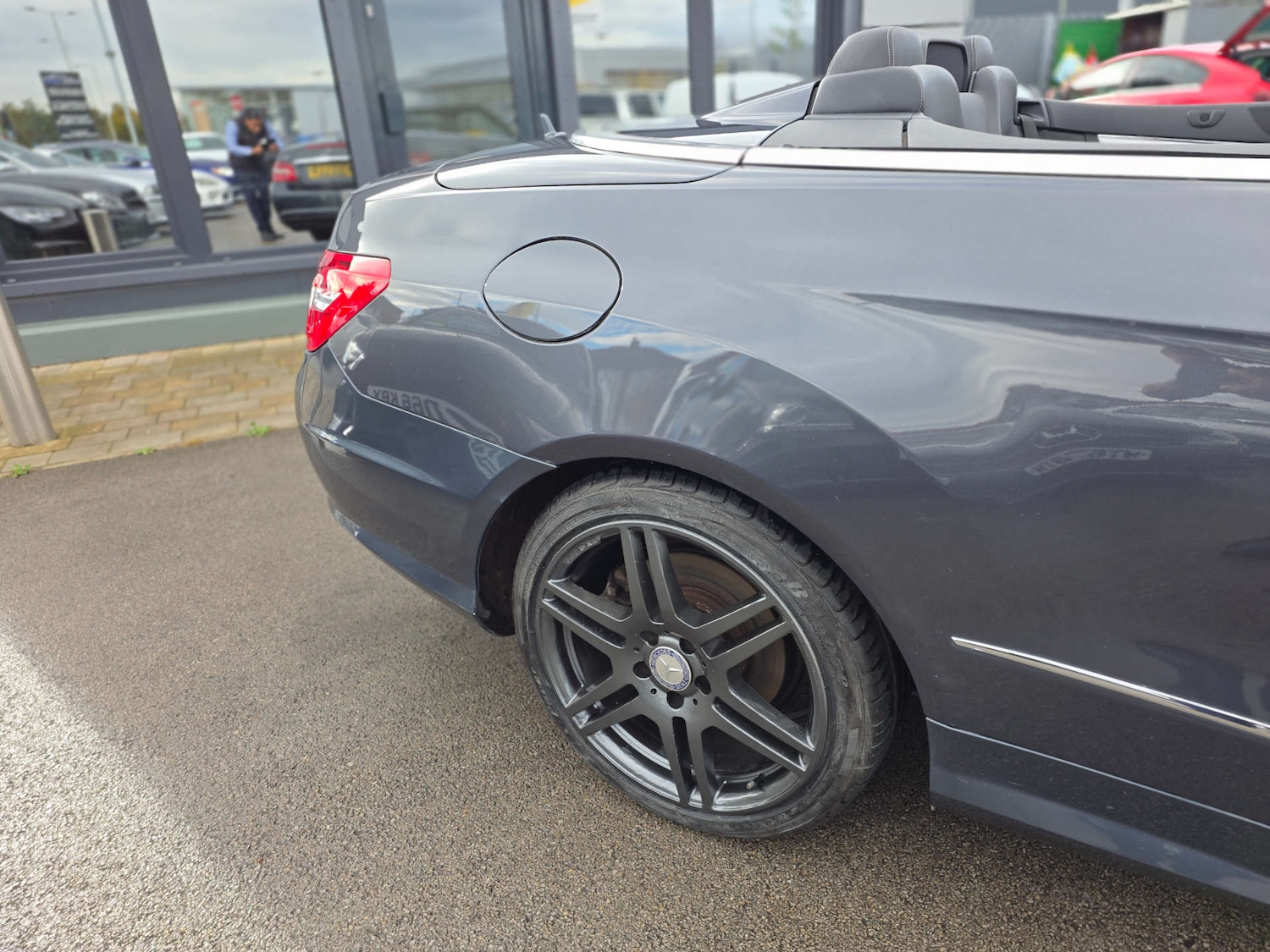 Used Mercedes-Benz E Class 2012 for sale - 77891360: Photo 4