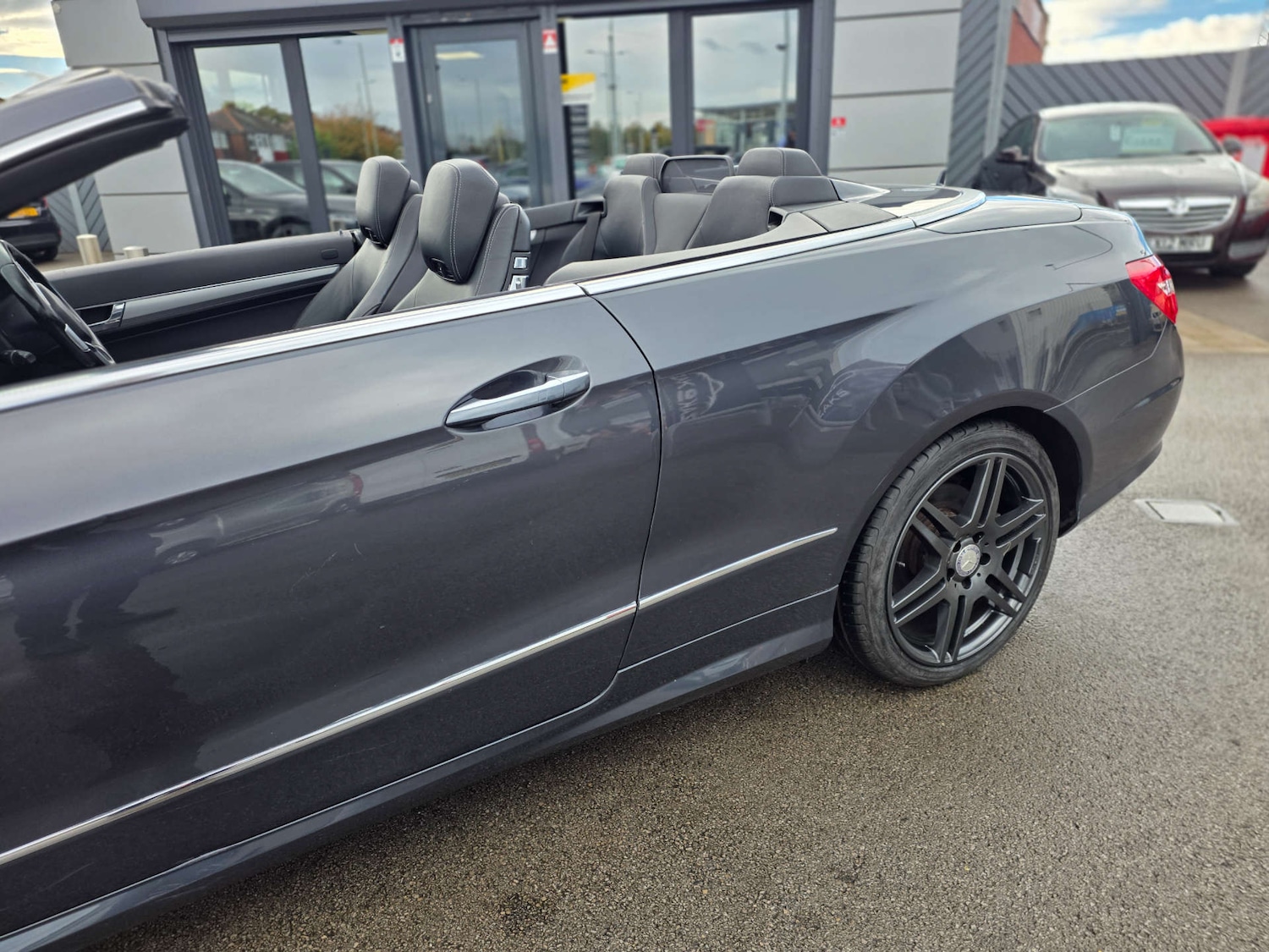 Used Mercedes-Benz E Class 2012 for sale - 77891360: Photo 9