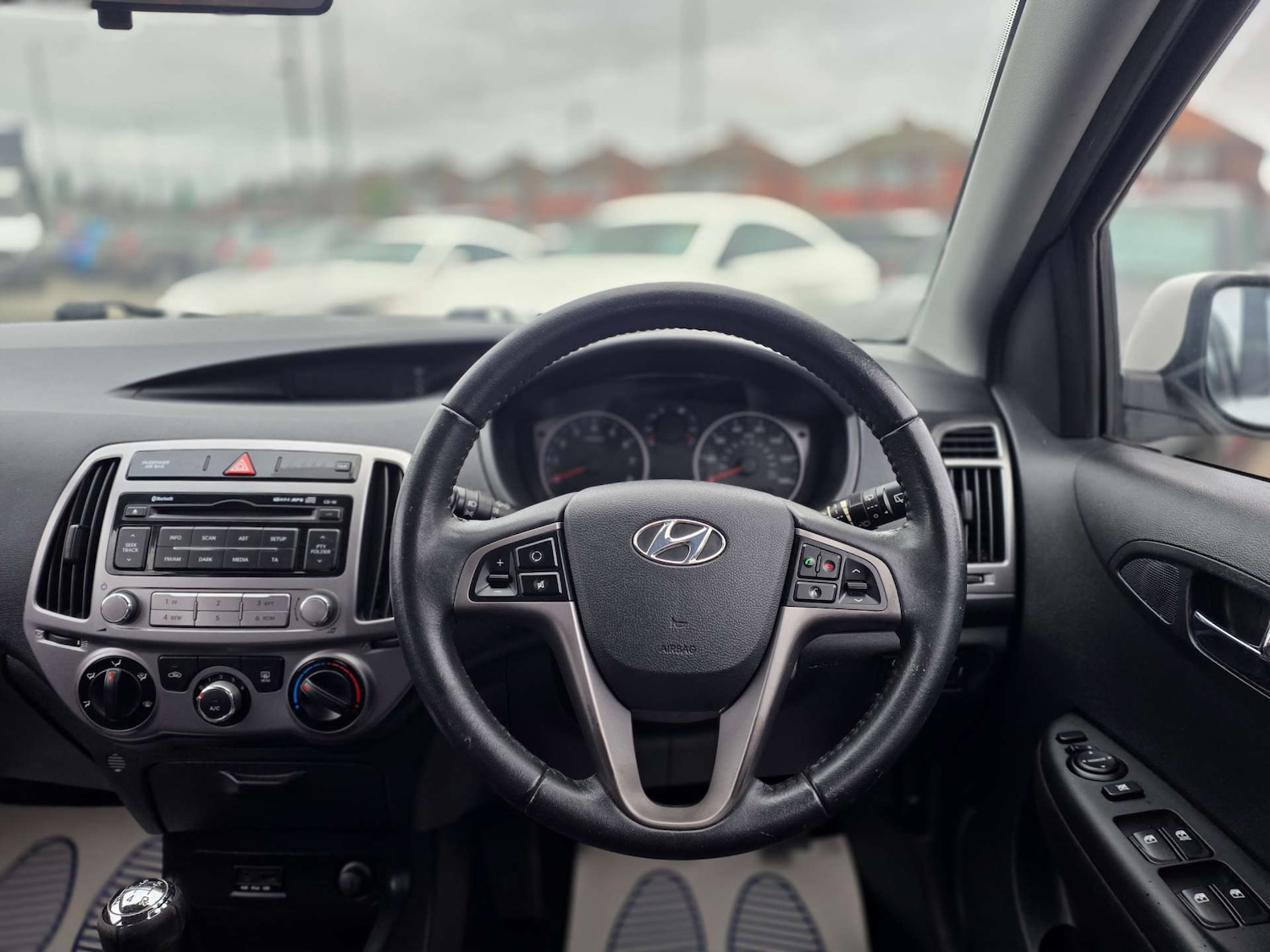 Used Hyundai i20 2015 for sale - 76690643: Photo 30