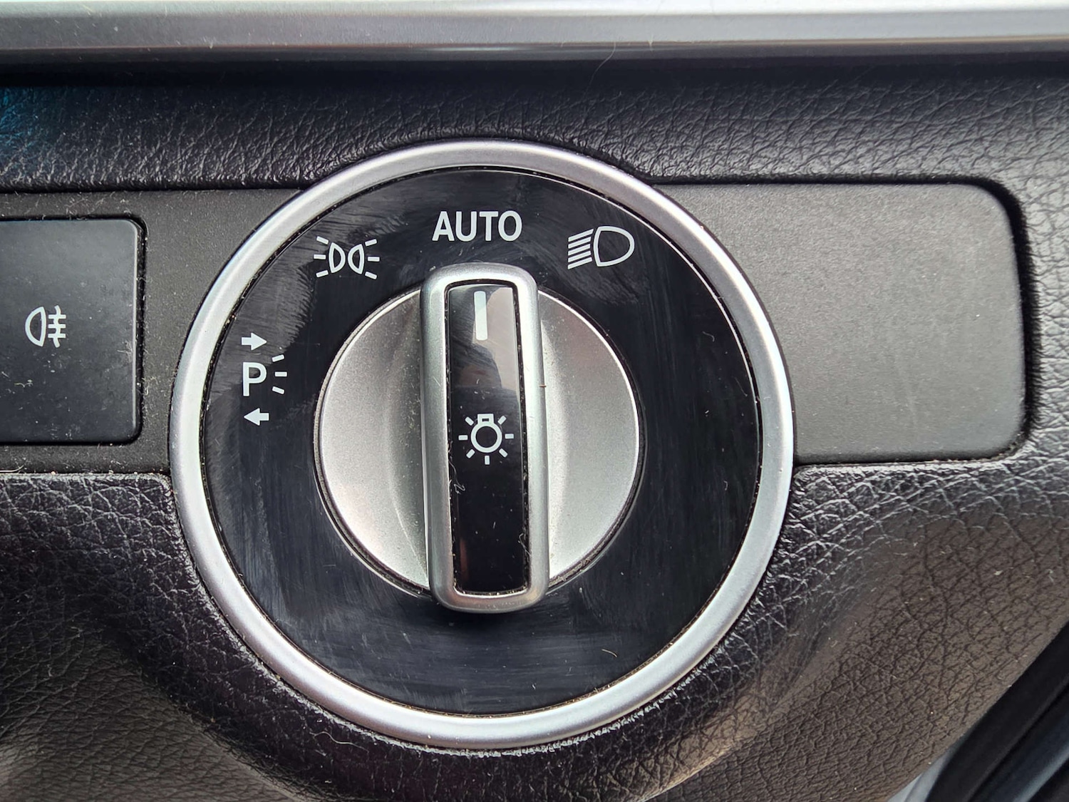 Used Mercedes-Benz E Class 2015 for sale - 77484937: Photo 31