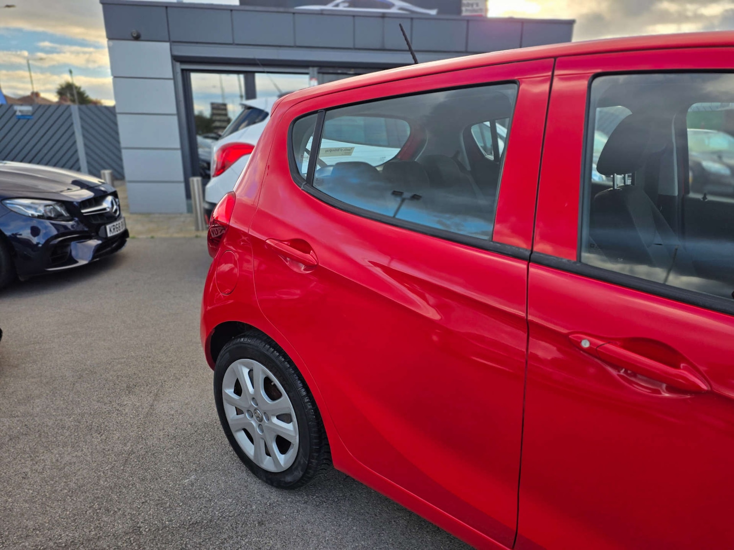 Used Vauxhall Viva 2016 for sale - 76690649: Photo 3