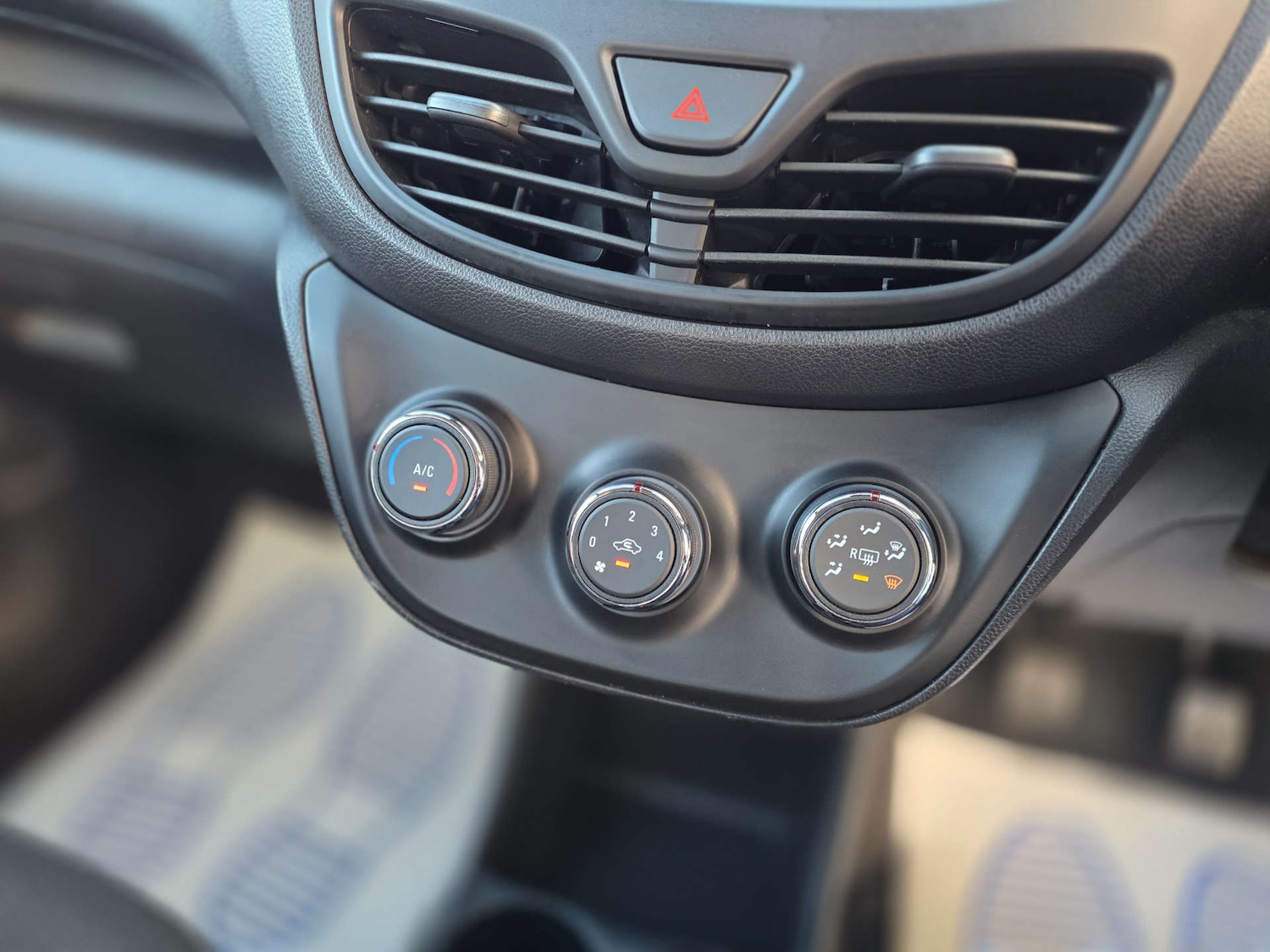 Used Vauxhall Viva 2016 for sale - 76690649: Photo 37