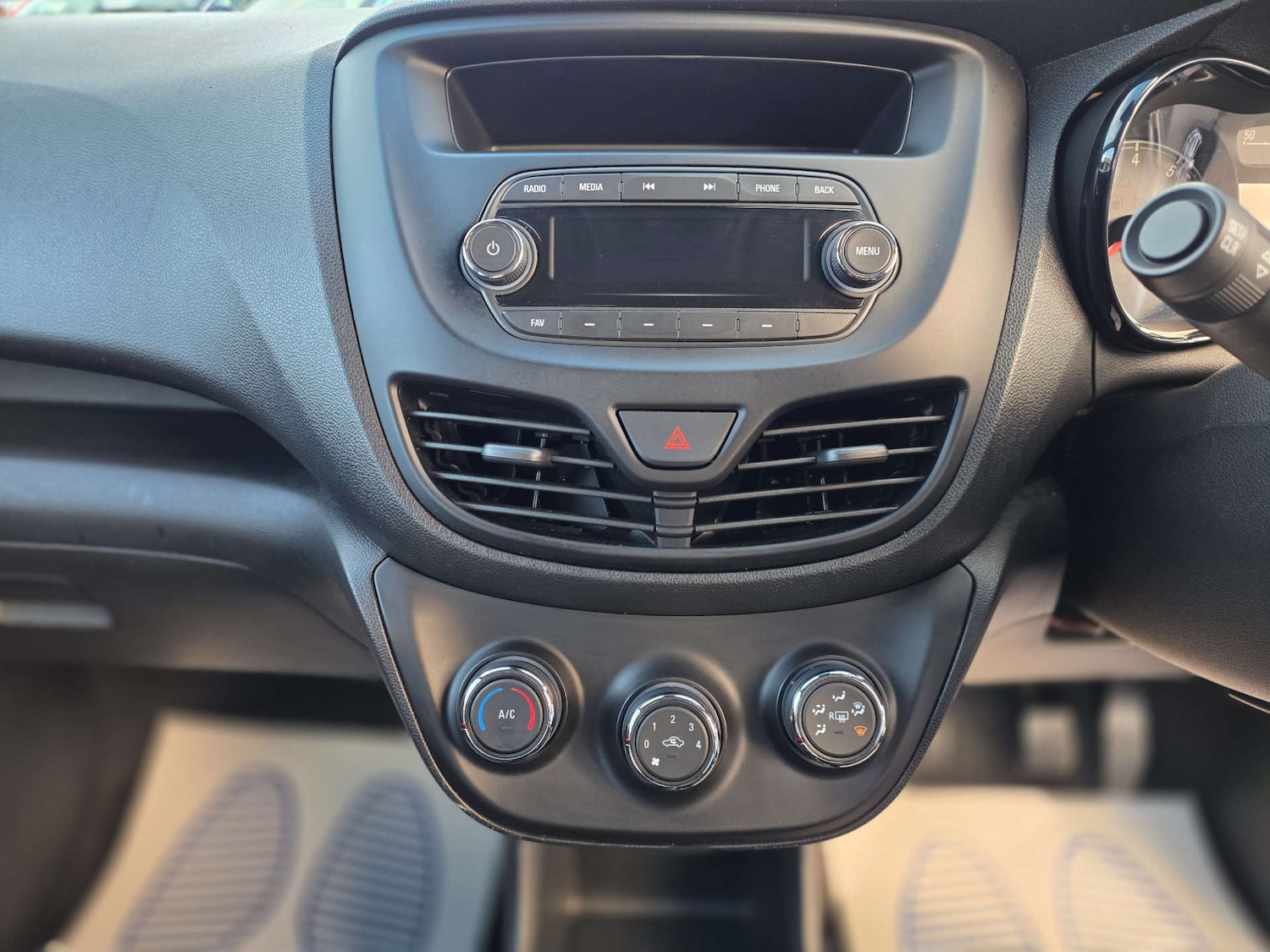 Used Vauxhall Viva 2016 for sale - 76690649: Photo 39