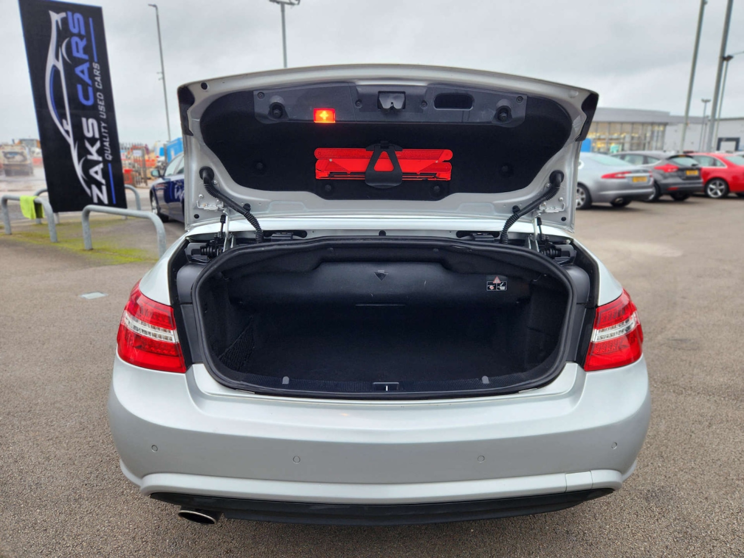 Used Mercedes-Benz E Class 2011 for sale - 76690626: Photo 23