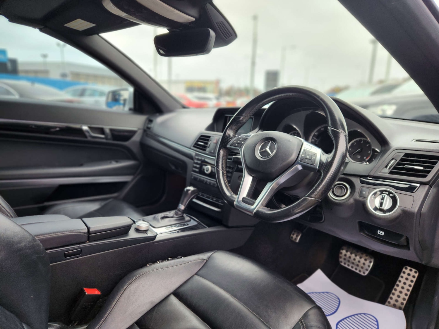 Used Mercedes-Benz E Class 2011 for sale - 76690626: Photo 32