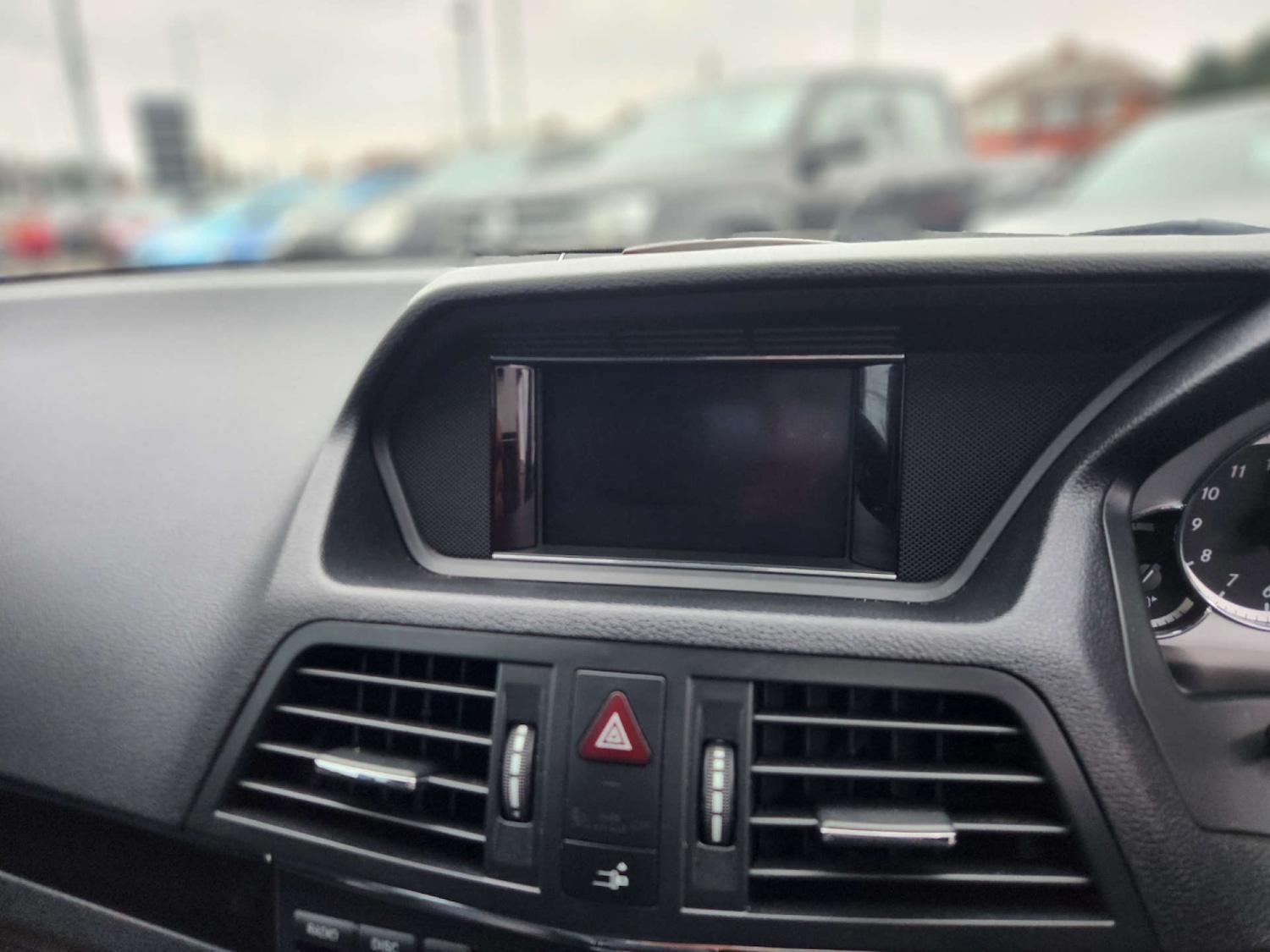 Used Mercedes-Benz E Class 2011 for sale - 76690626: Photo 45