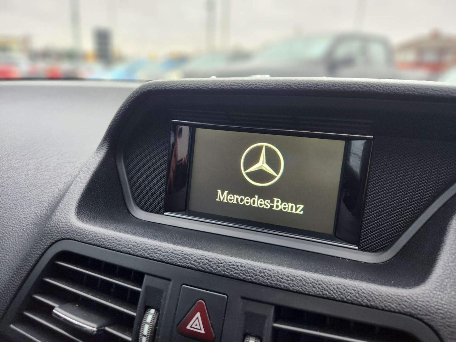 Used Mercedes-Benz E Class 2011 for sale - 76690626: Photo 47