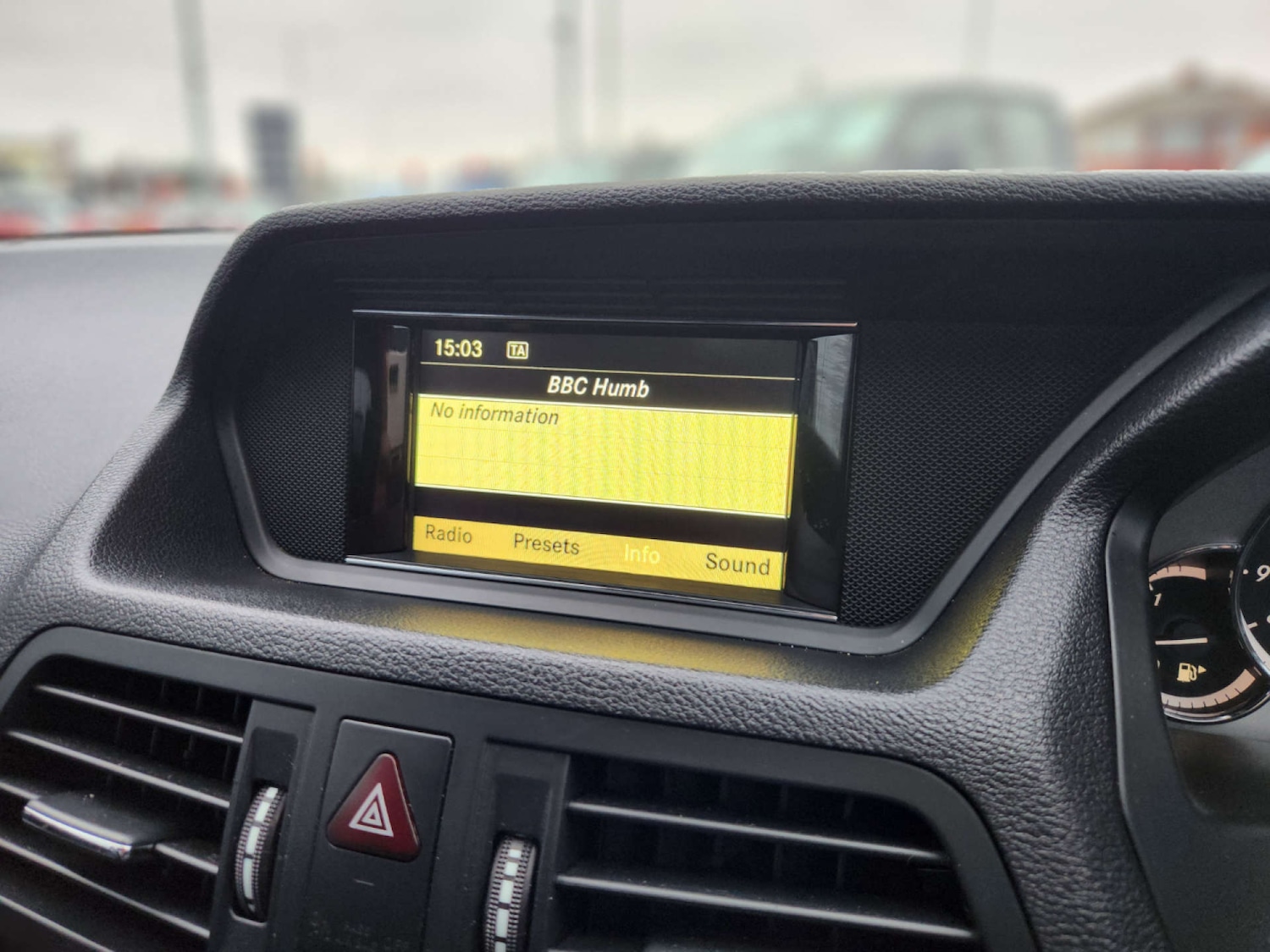 Used Mercedes-Benz E Class 2011 for sale - 76690626: Photo 50