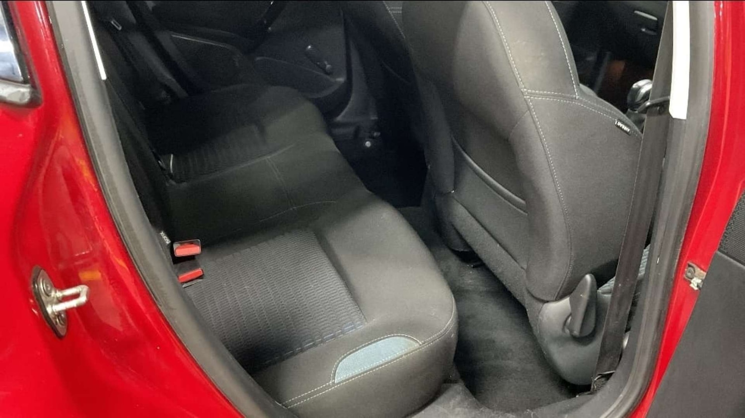 Used Peugeot 208 2014 for sale - 77729032: Photo 17