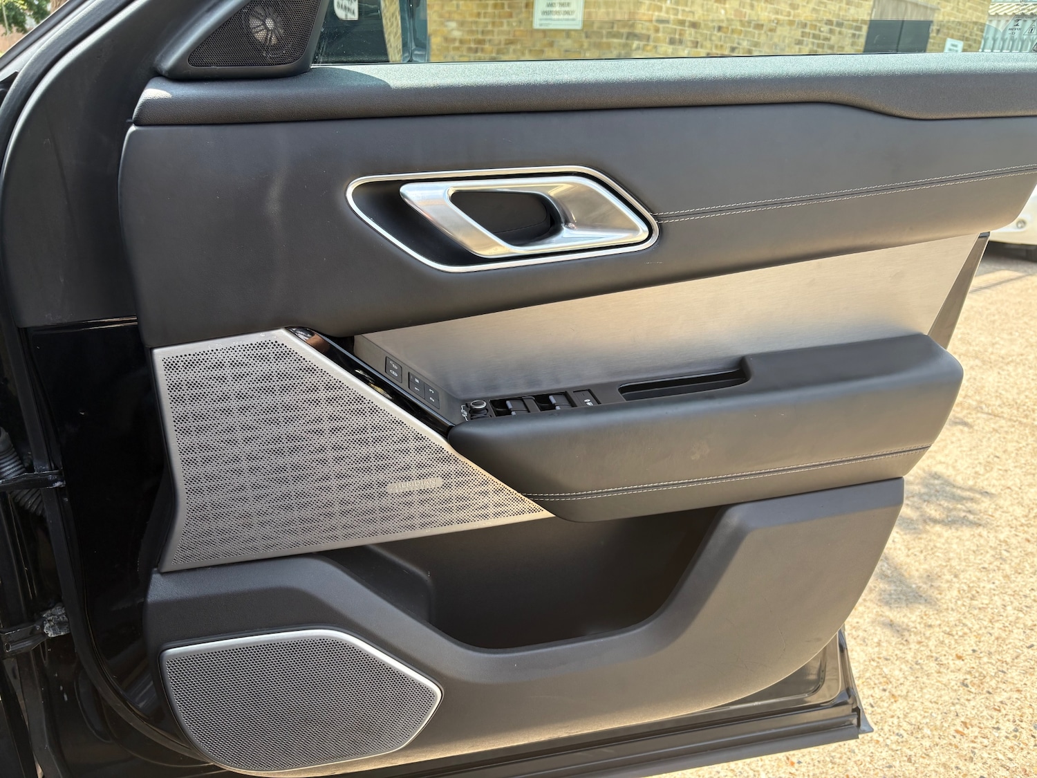 Used Land Rover Range Rover Velar 2018 for sale - 78183089: Photo 9