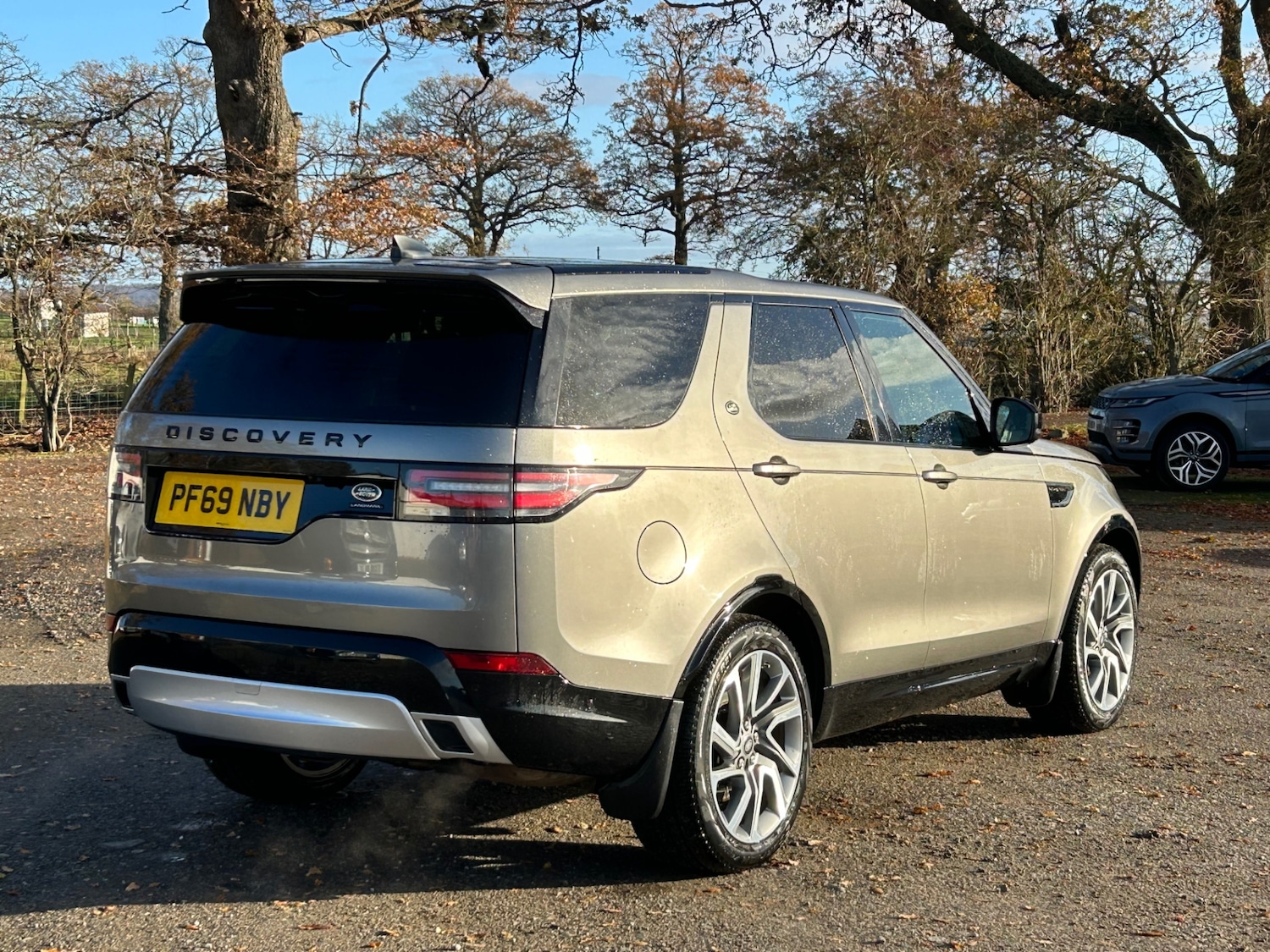 Used Land Rover Discovery 2019 for sale - 76588656: Photo 4