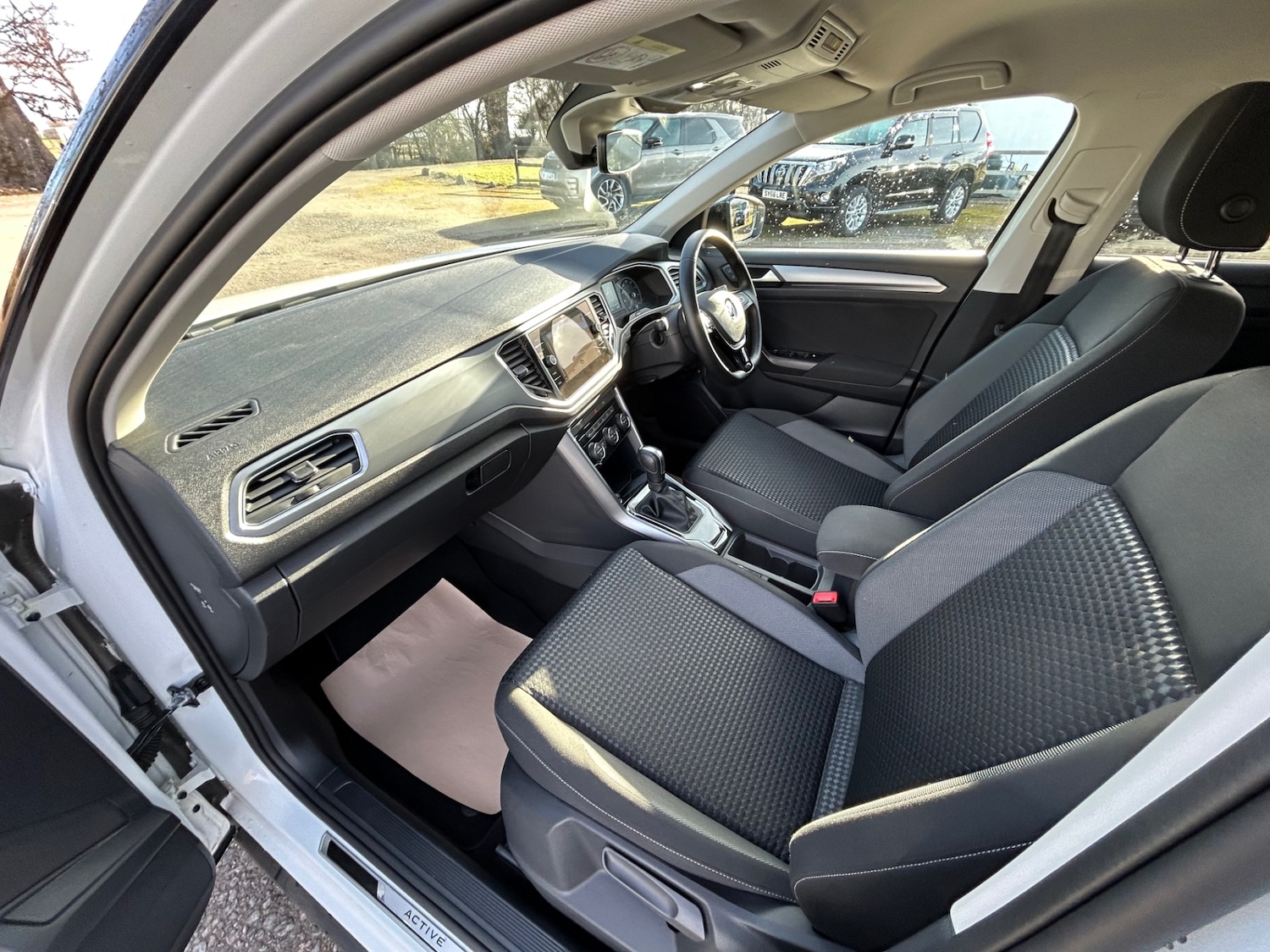 Used Volkswagen T-Roc 2021 for sale - 77714972: Photo 9