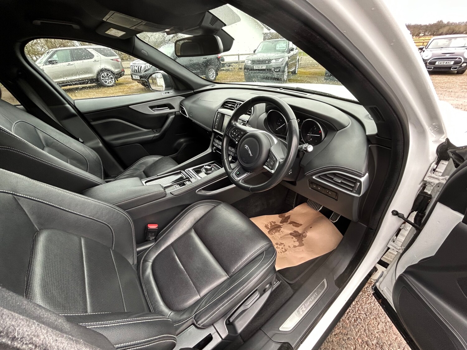 Used Jaguar F-Pace 2017 for sale - 77998717: Photo 9