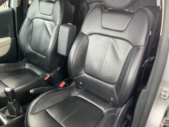 Used Renault Captur 2018 for sale - 77282520: Photo