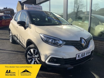 Used Renault Captur 2018 for sale - 77557523: Photo