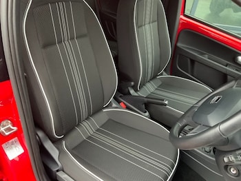 2021 - 61kW One 36.8kWh 5dr Auto