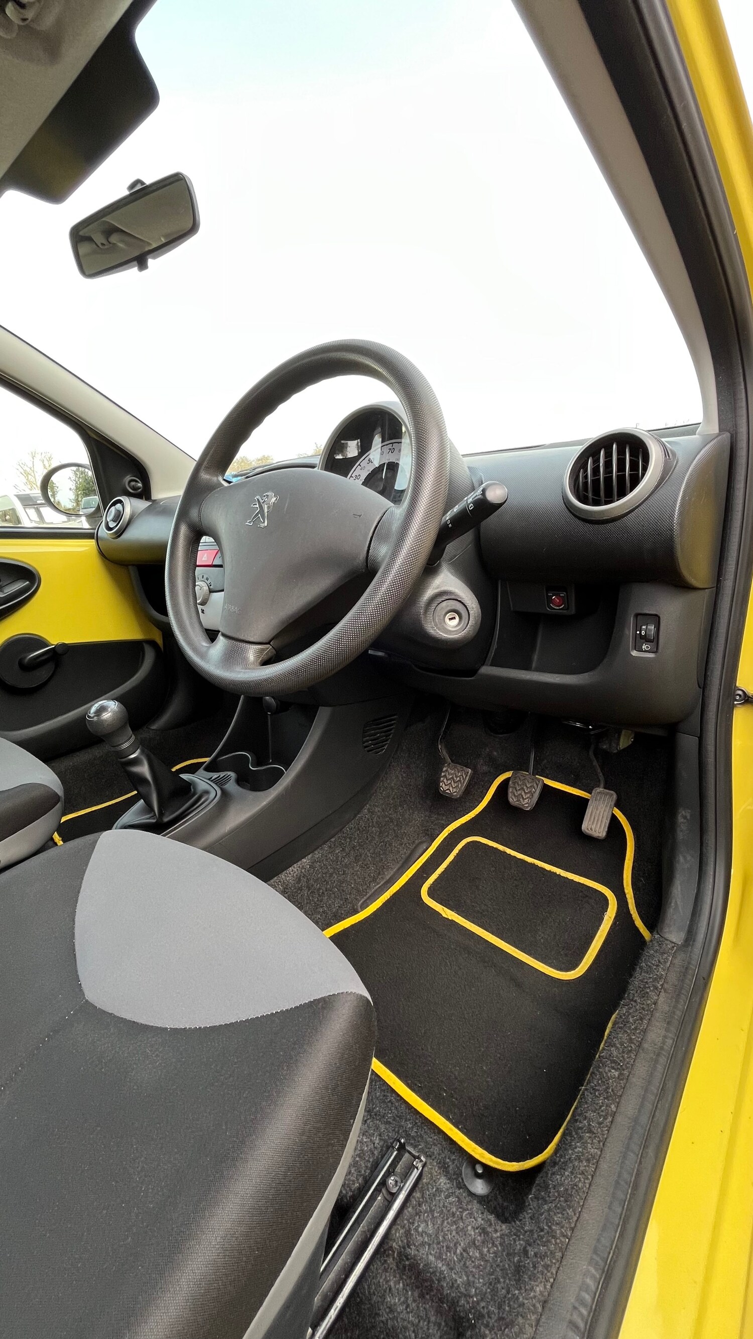 Used Peugeot 107 2012 for sale - 77677370: Photo 10