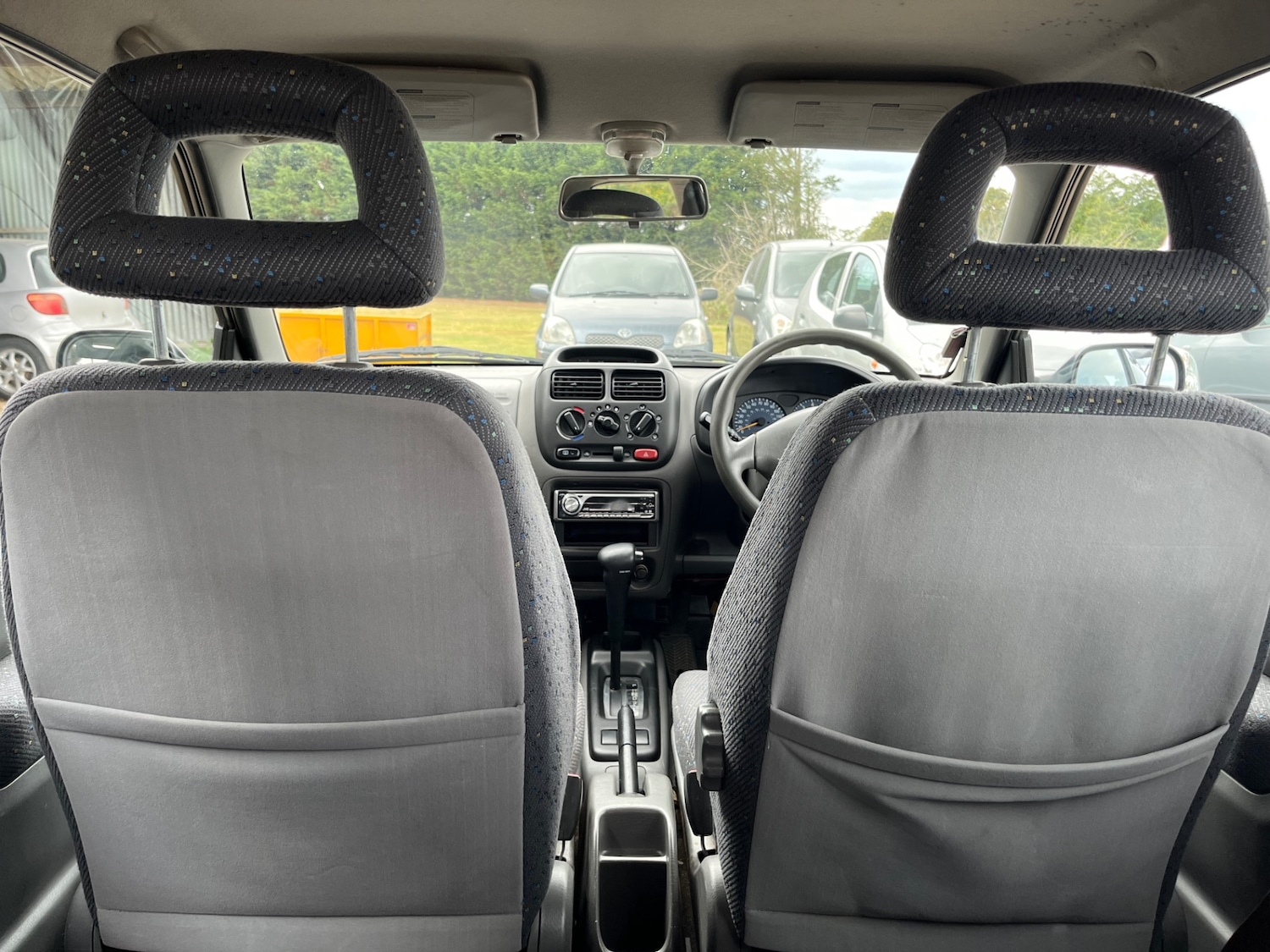 Used Suzuki Ignis 2001 for sale - 77136918: Photo 11