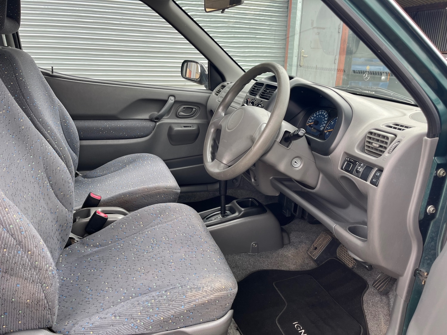 Used Suzuki Ignis 2001 for sale - 77136918: Photo 12