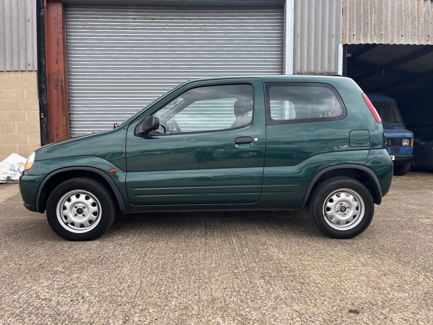 Used Suzuki Ignis 2001 for sale - 77136918: Photo 3