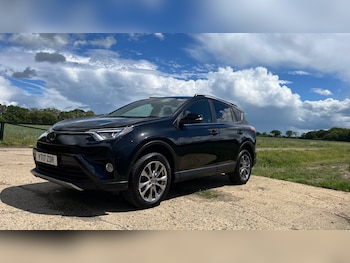 Used Toyota RAV4 2017 for sale - 79535173: Photo