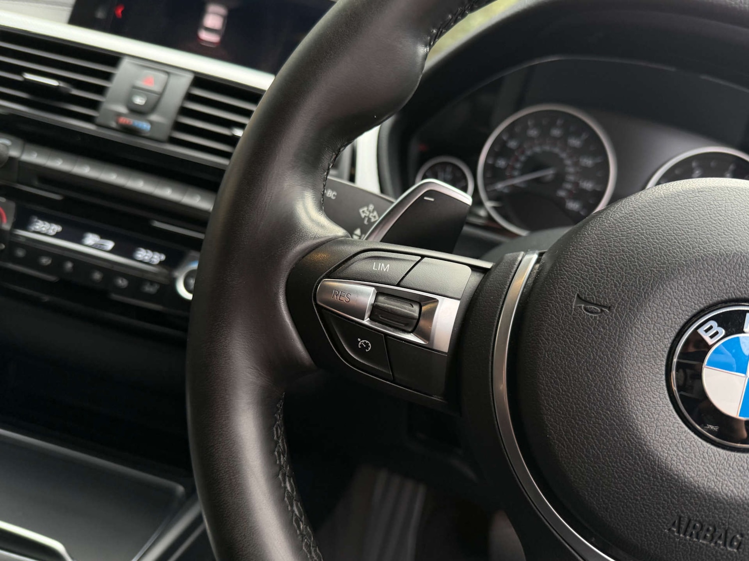 Used BMW 3 Series 2018 for sale - 76711689: Photo 40