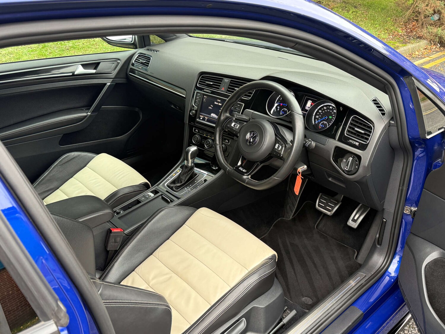 Used Volkswagen Golf 2016 for sale - 77964804: Photo 32