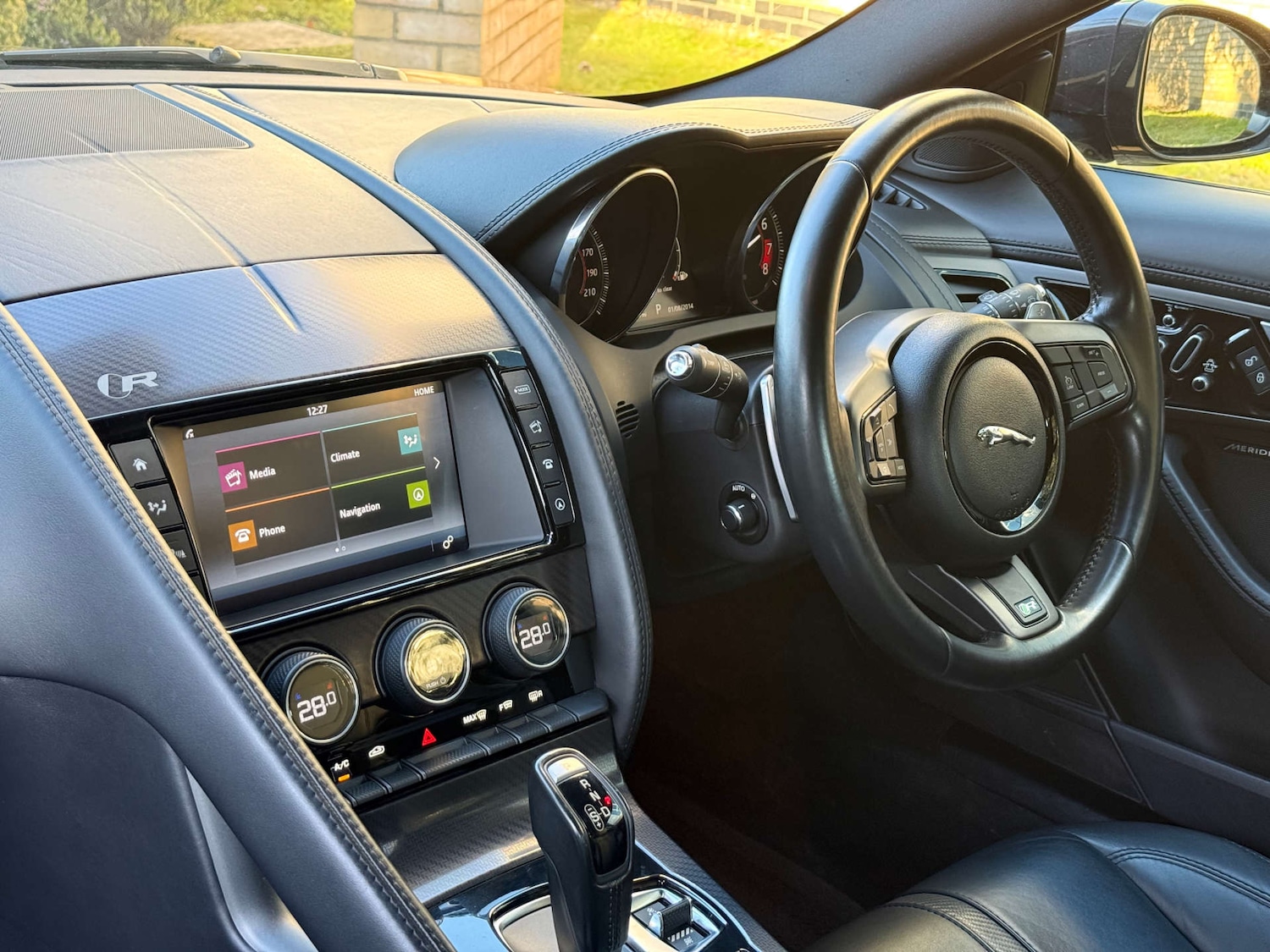 Used Jaguar F-Type 2015 for sale - 77055553: Photo 2