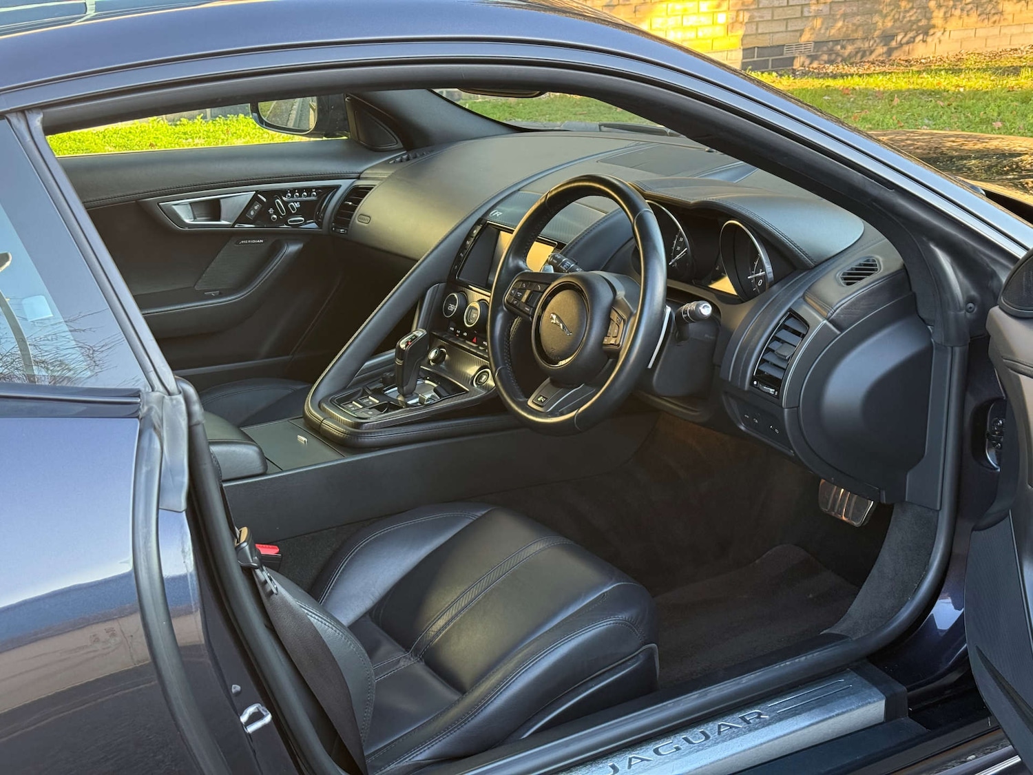 Used Jaguar F-Type 2015 for sale - 77055553: Photo 21