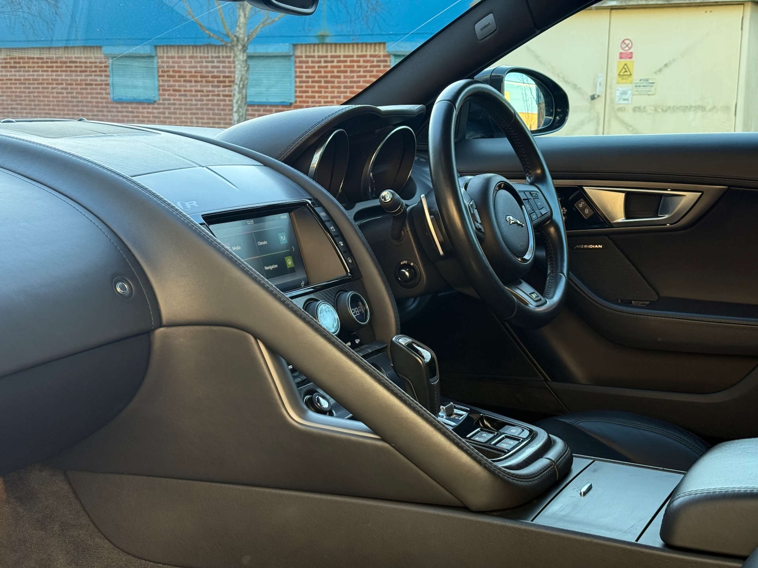 Used Jaguar F-Type 2015 for sale - 77055553: Photo 23