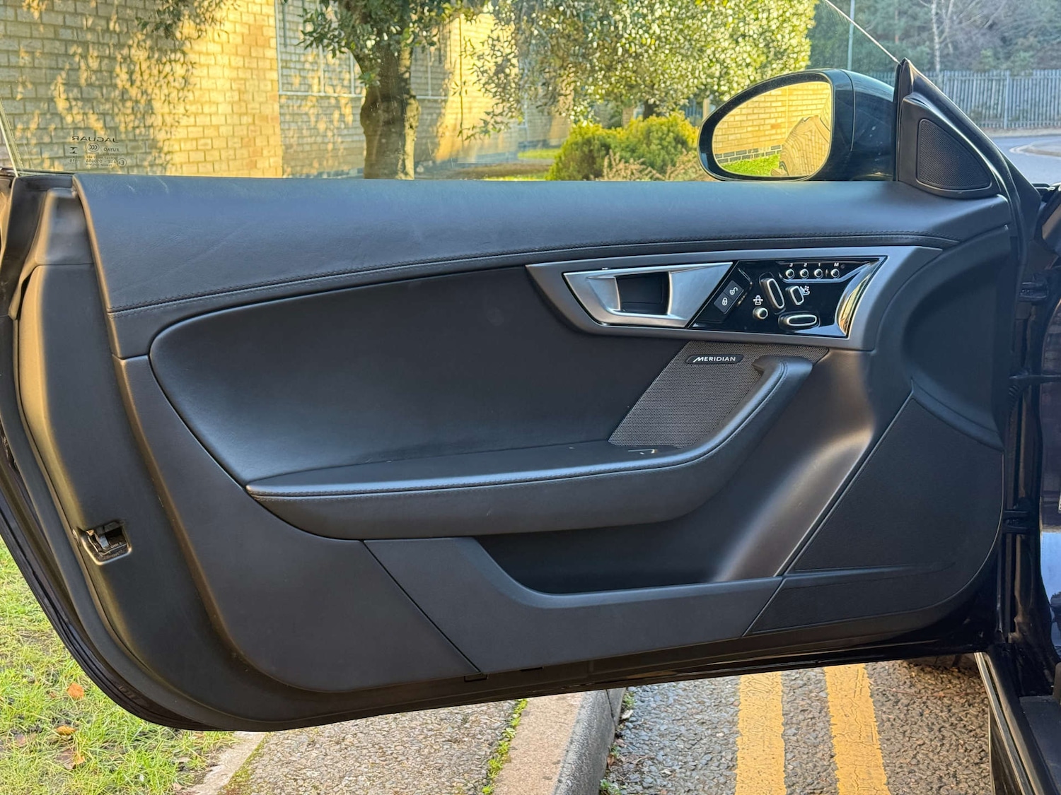 Used Jaguar F-Type 2015 for sale - 77055553: Photo 54