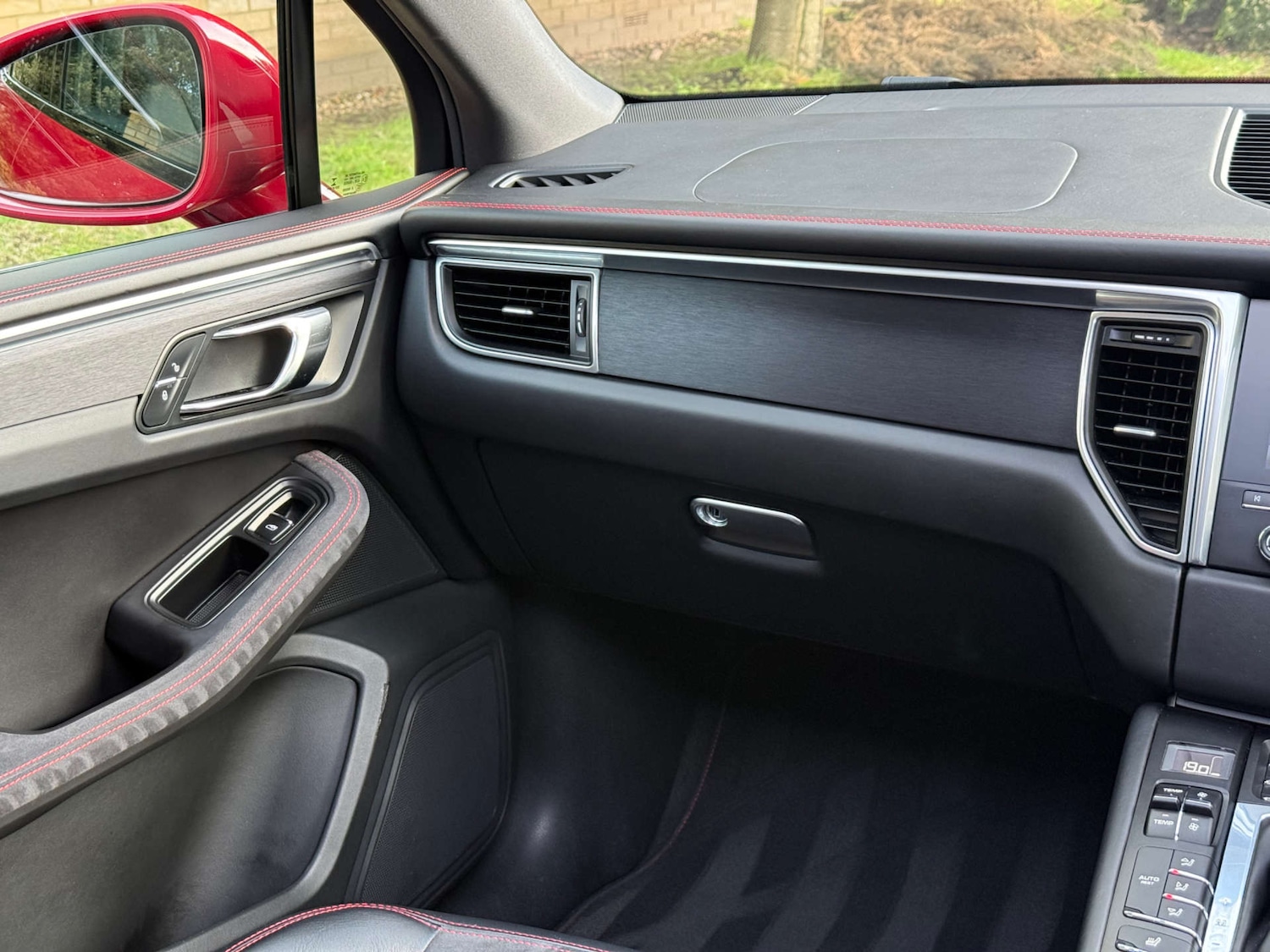 Used Porsche Macan 2016 for sale - 77541323: Photo 25