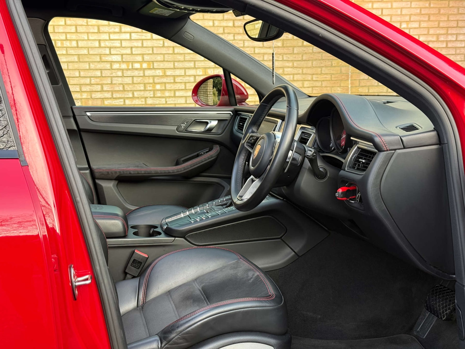 Used Porsche Macan 2016 for sale - 77541323: Photo 28