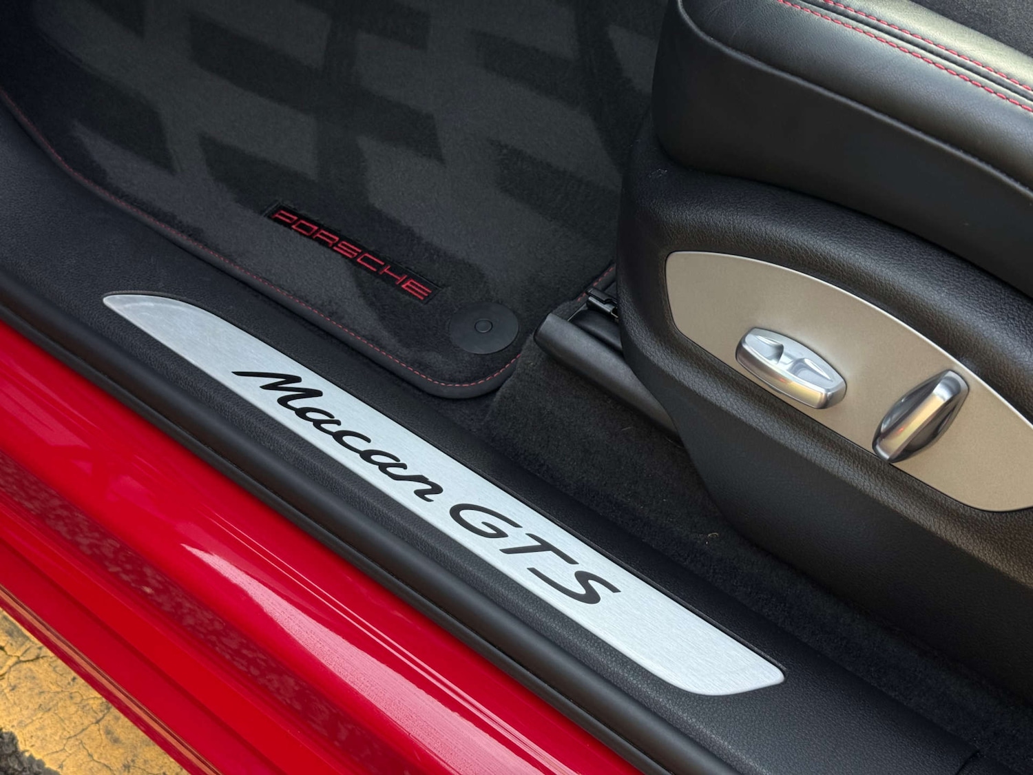 Used Porsche Macan 2016 for sale - 77541323: Photo 56