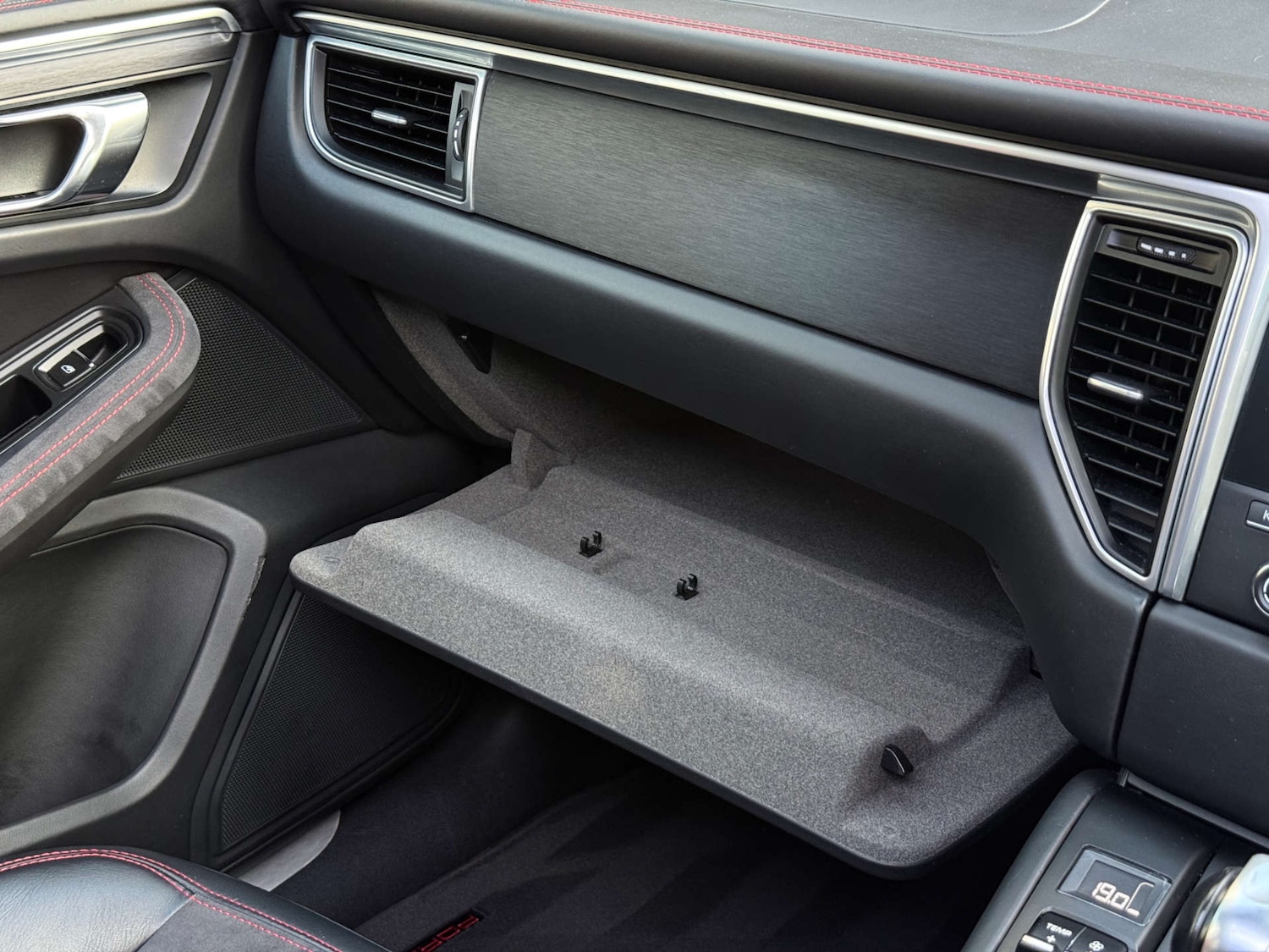 Used Porsche Macan 2016 for sale - 77541323: Photo 69